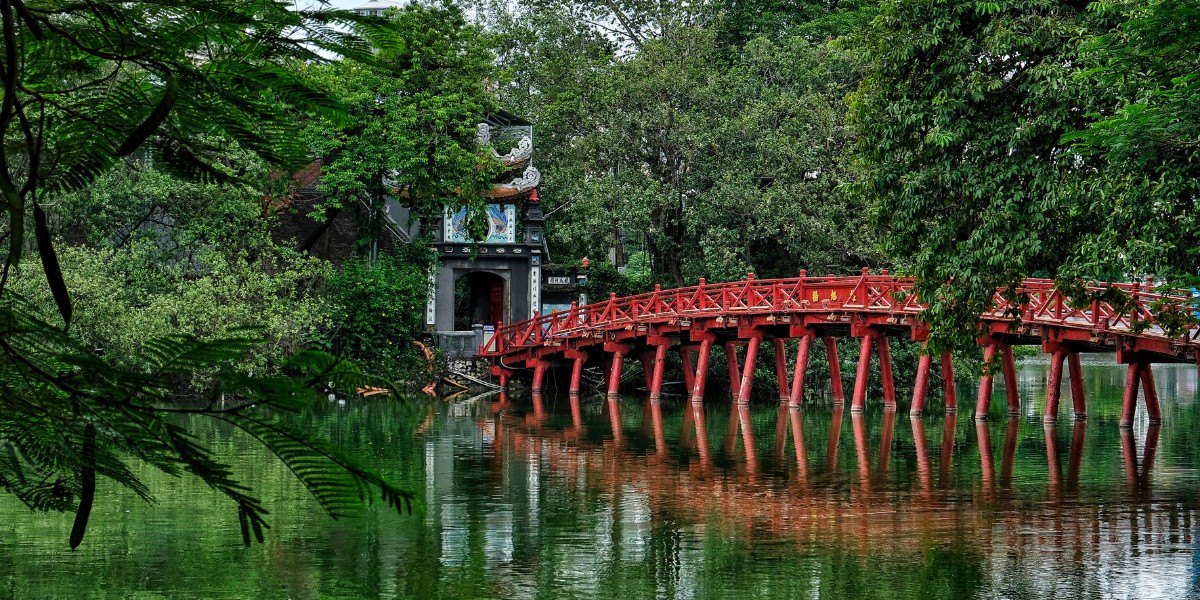 Diện tích thủ đô Hà Nội là bao nhiêu?